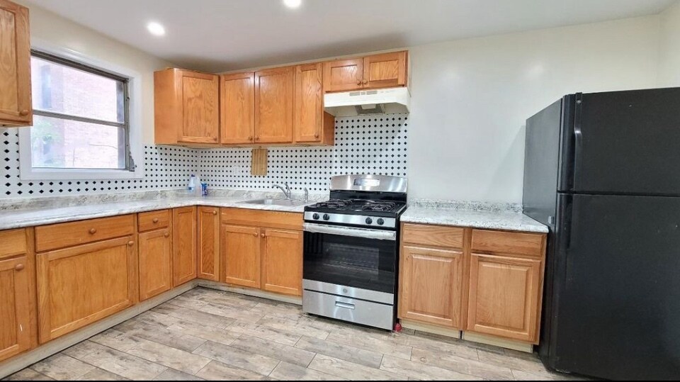 89-17 Jamaica Ave, Jamaica, NY à vendre - Photo intérieure – Image 3 sur 28