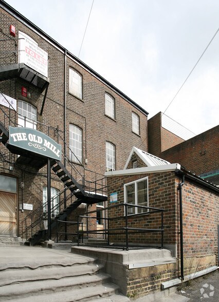 45 London Rd, East Grinstead à louer - Photo de l’immeuble – Image 2 sur 6