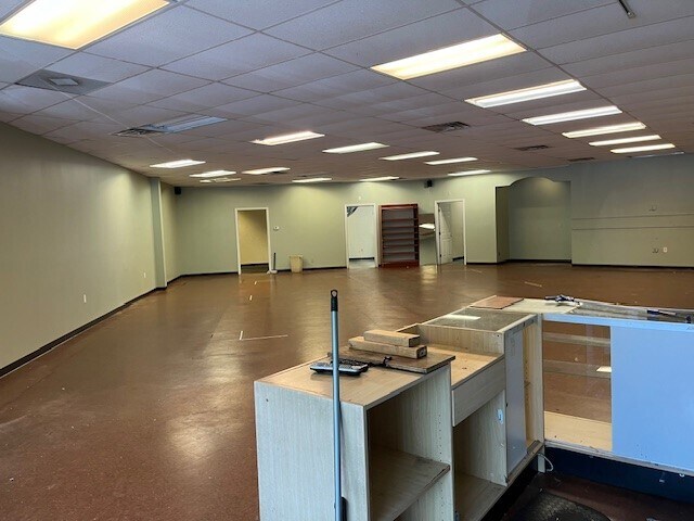 1950 Hendersonville Rd, Asheville, NC à louer - Photo de l’immeuble – Image 3 sur 13