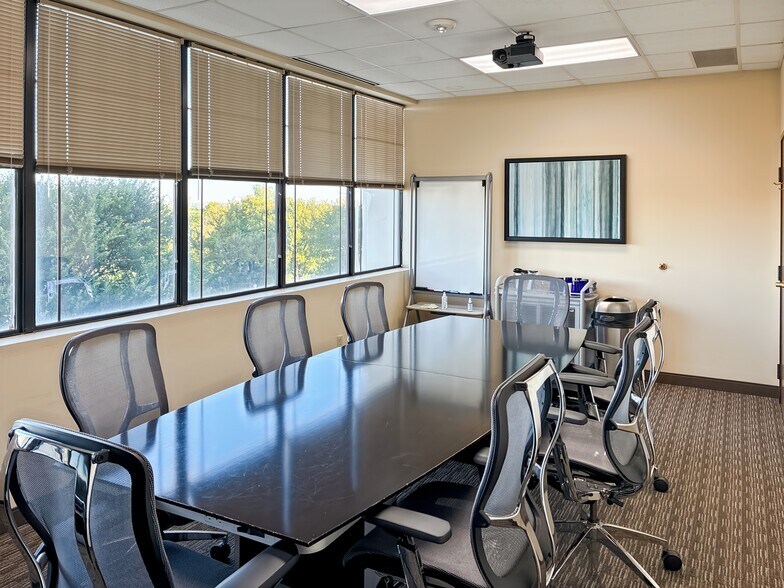 221 1st Ave W, Seattle, WA à louer - Photo intérieure – Image 2 sur 10