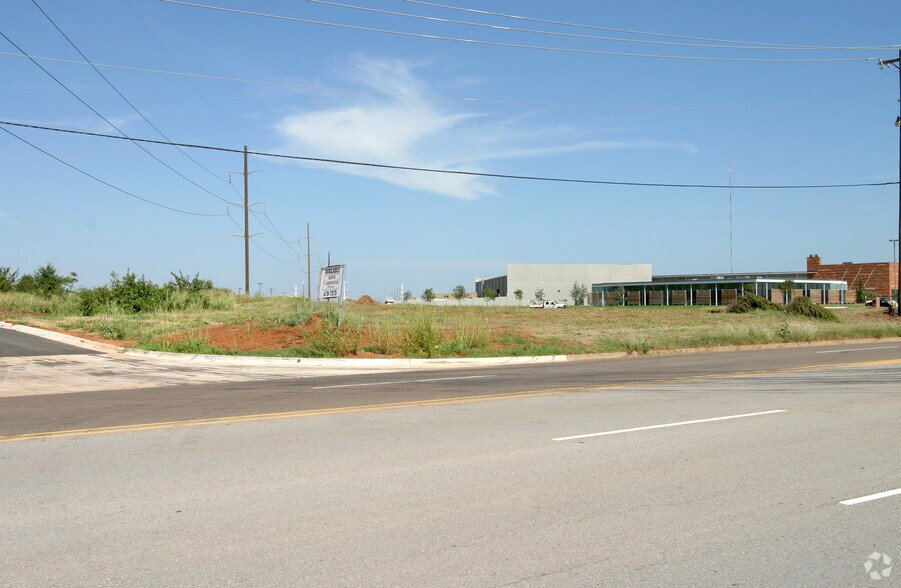 Broadway Extension & Hefner Rd, Oklahoma City, OK à vendre - Photo de l’immeuble – Image 2 sur 4