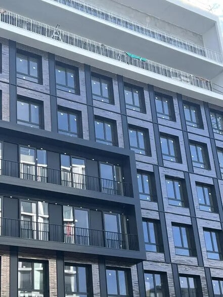 7 Rue Stephenson, Montigny-le-Bretonneux à vendre - Photo de l’immeuble – Image 1 sur 7