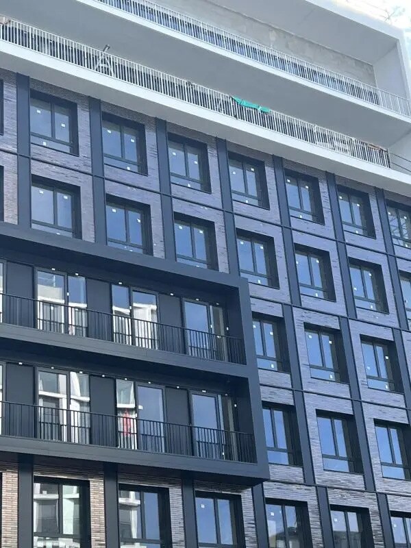 7-9 Rue Stephenson, Montigny-le-Bretonneux à vendre Photo de l’immeuble– Image 1 sur 8