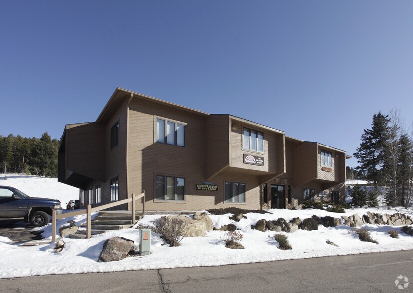 CONIFER SQUARE -$ 1,400,000 portefeuille de 2 biens à vendre sur LoopNet.fr - Photo principale – Image 1 sur 9