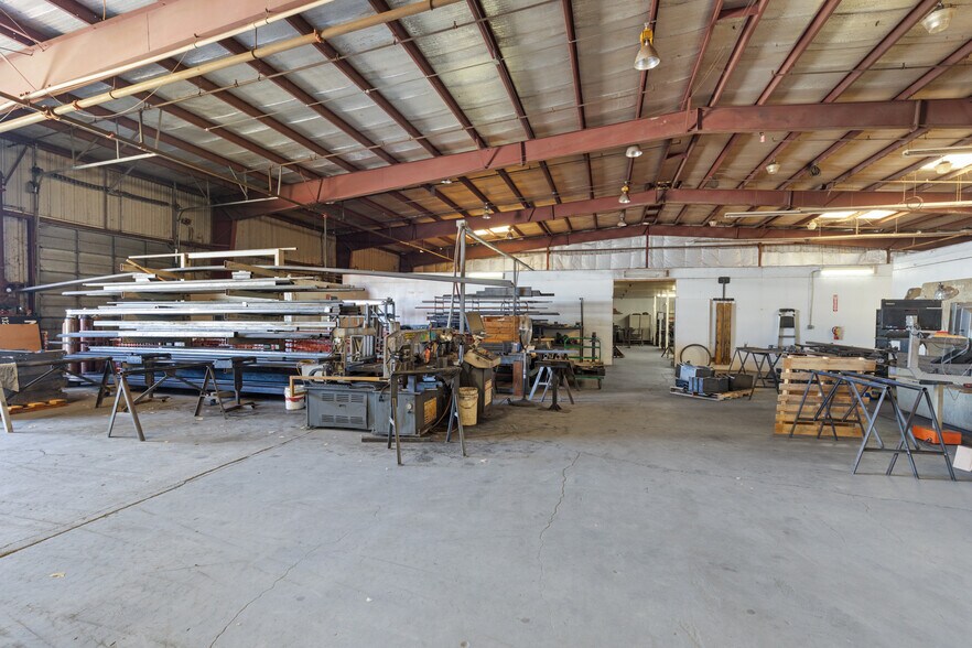 651 Thunderbolt St, Chico, CA à vendre - Photo de l’immeuble – Image 2 sur 8