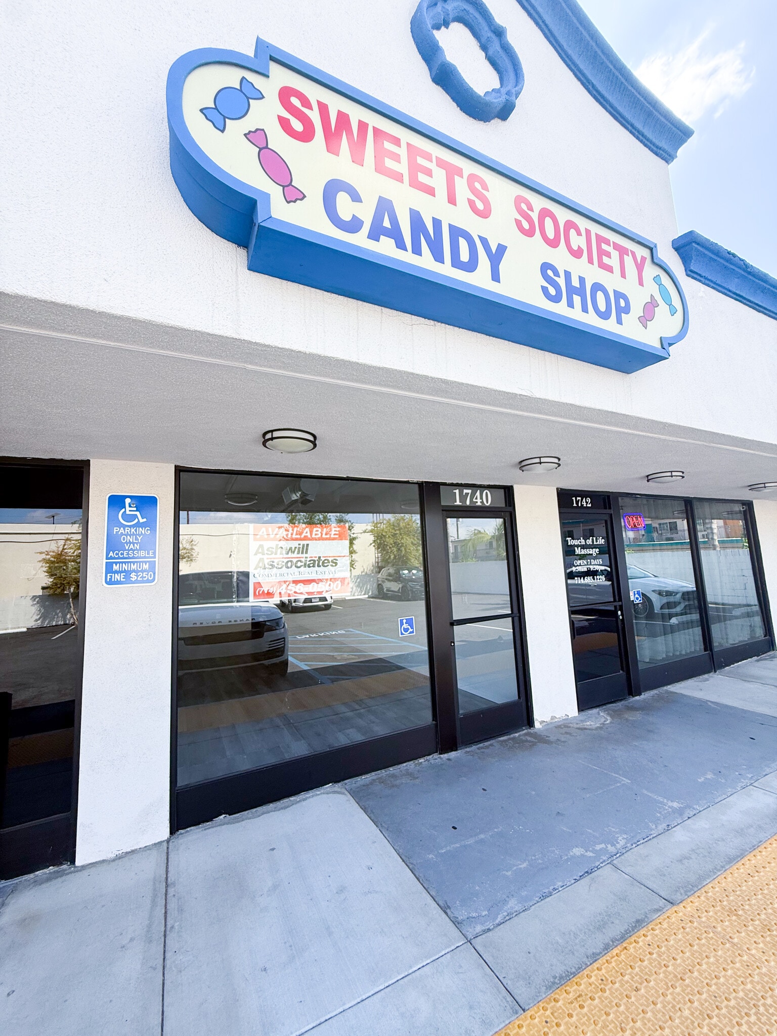 1736-1746 E Meats Ave, Orange, CA à louer Photo de l’immeuble– Image 1 sur 6