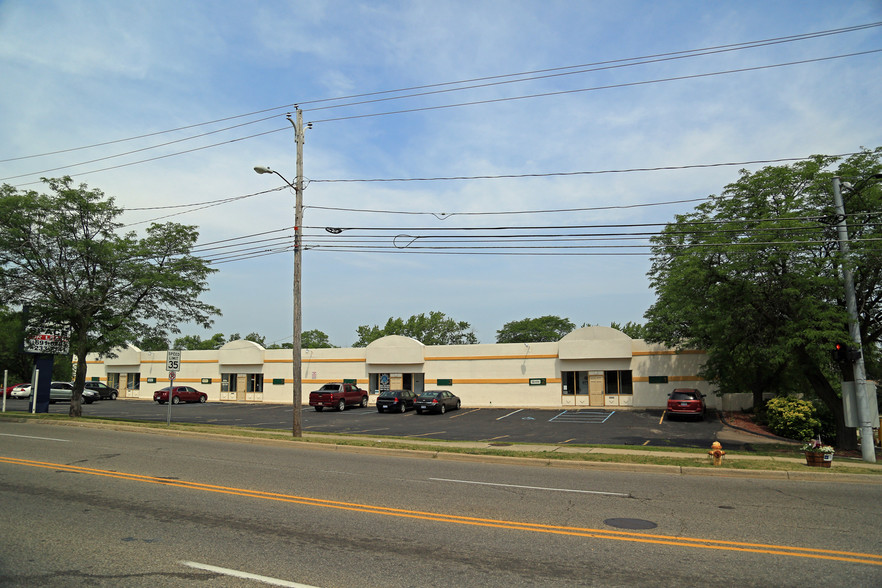 2710 W Court St, Flint, MI à louer - Photo principale – Image 1 sur 33