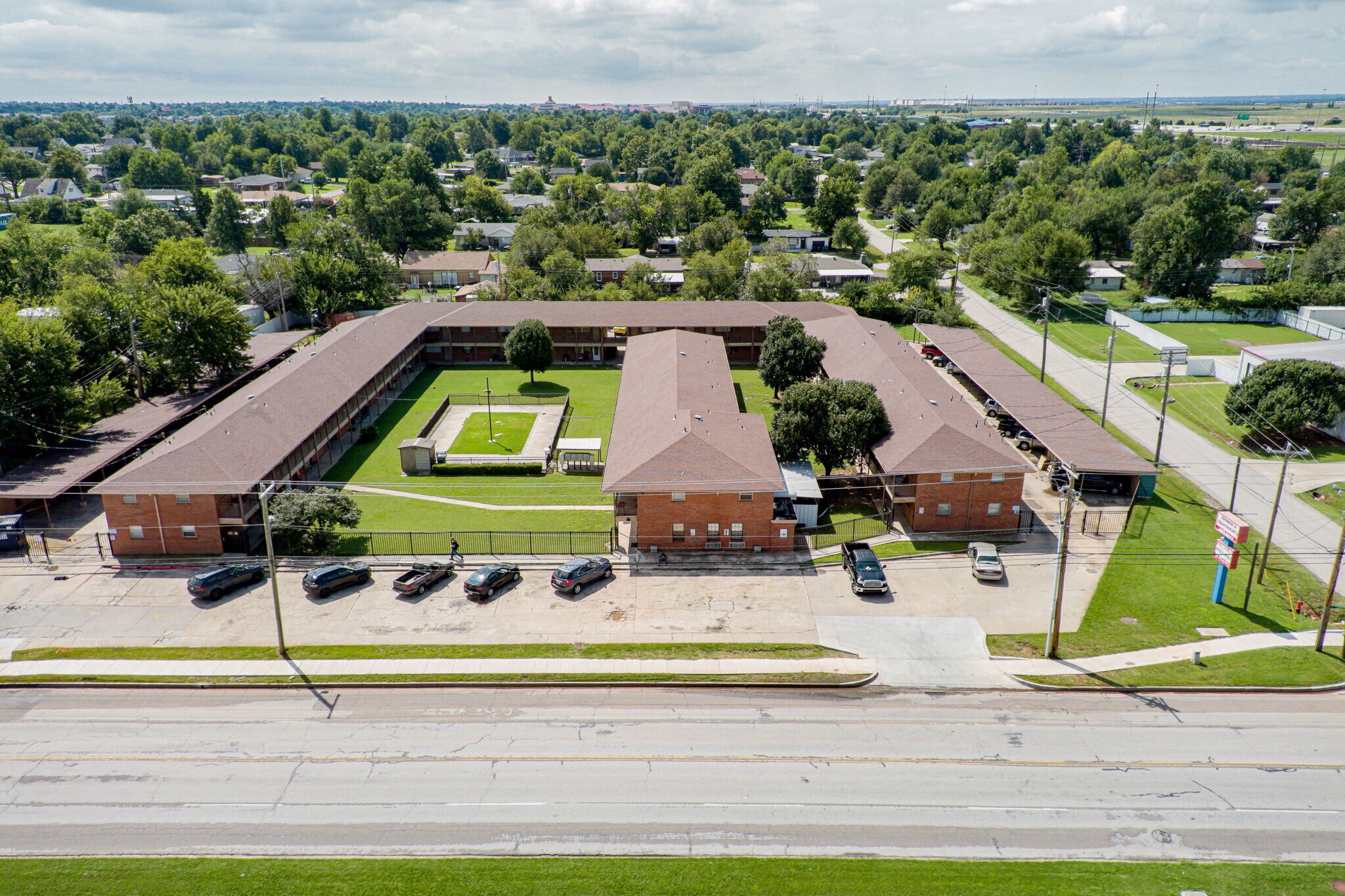 3136 SW 59th St, Oklahoma City, OK à vendre Photo de l’immeuble– Image 1 sur 22