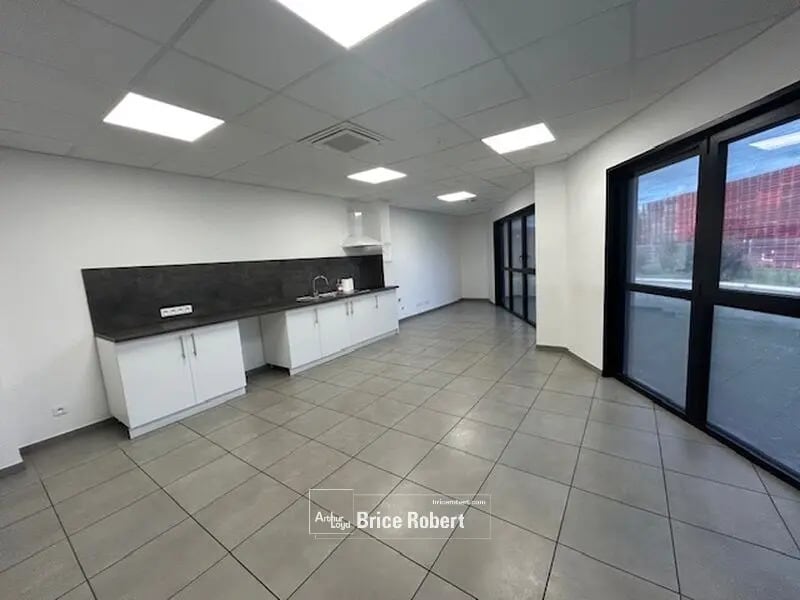 Local d’activités dans Corbas à louer Photo intérieure– Image 1 sur 1