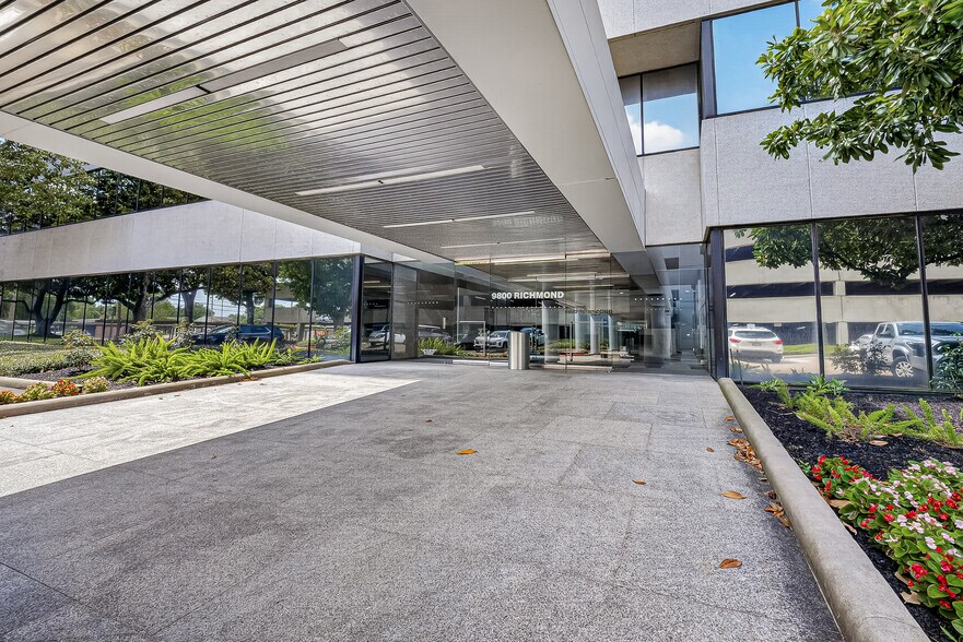 9800 Richmond Ave, Houston, TX à louer - Photo de l’immeuble – Image 3 sur 77