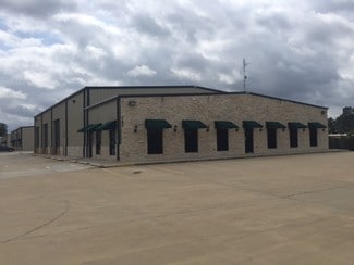 Plus de détails pour 2418 N Frazier, Conroe, TX - Industriel/Logistique à louer