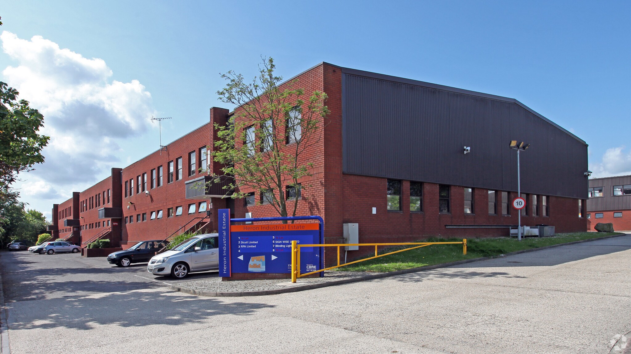 Basingstoke Rd, Reading à louer Photo principale– Image 1 sur 5