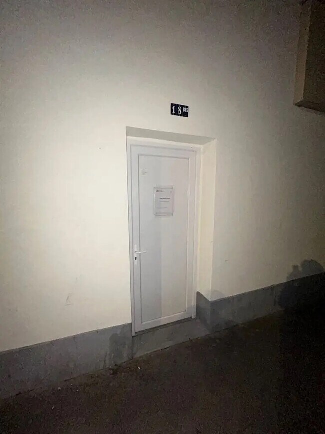 Plus de détails pour Local commercial à louer