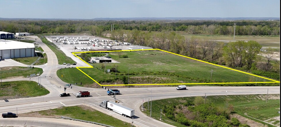 13824 Missouri Bottom Rd, Bridgeton, MO à vendre Photo de l’immeuble– Image 1 sur 2