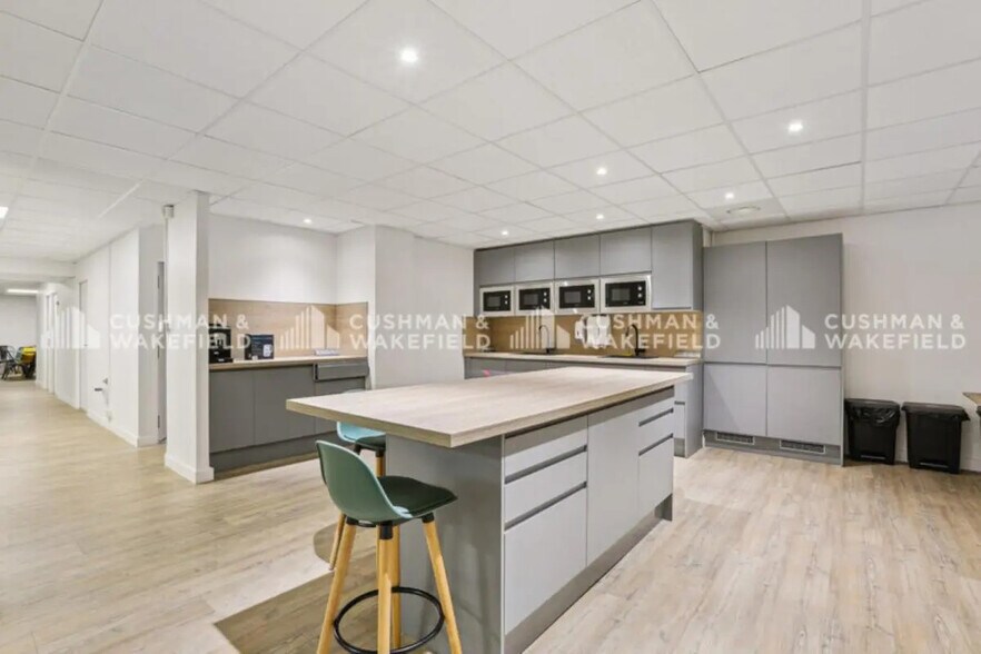 Bureau dans Paris à louer - Photo de l’immeuble – Image 2 sur 7