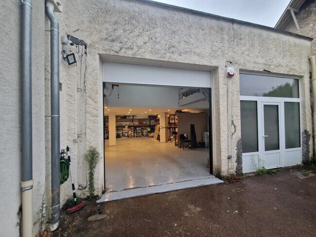 Plus de détails pour Industriel/Logistique à louer