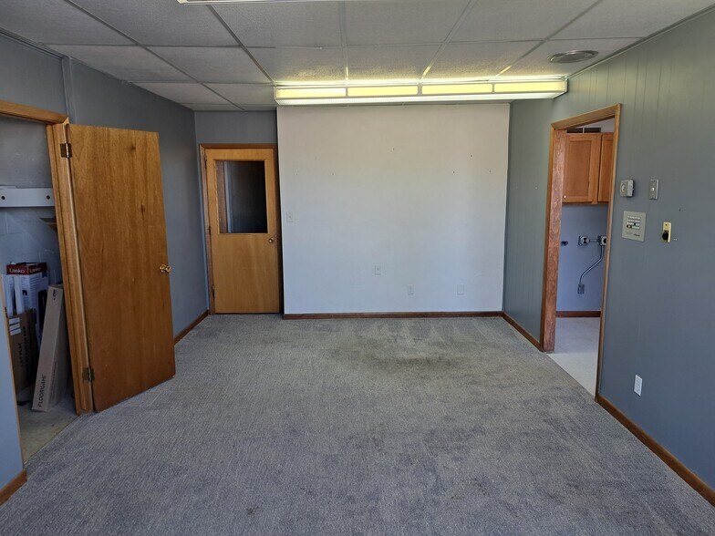 411 W 5th St, McCook, NE à louer - Photo de l’immeuble – Image 3 sur 28