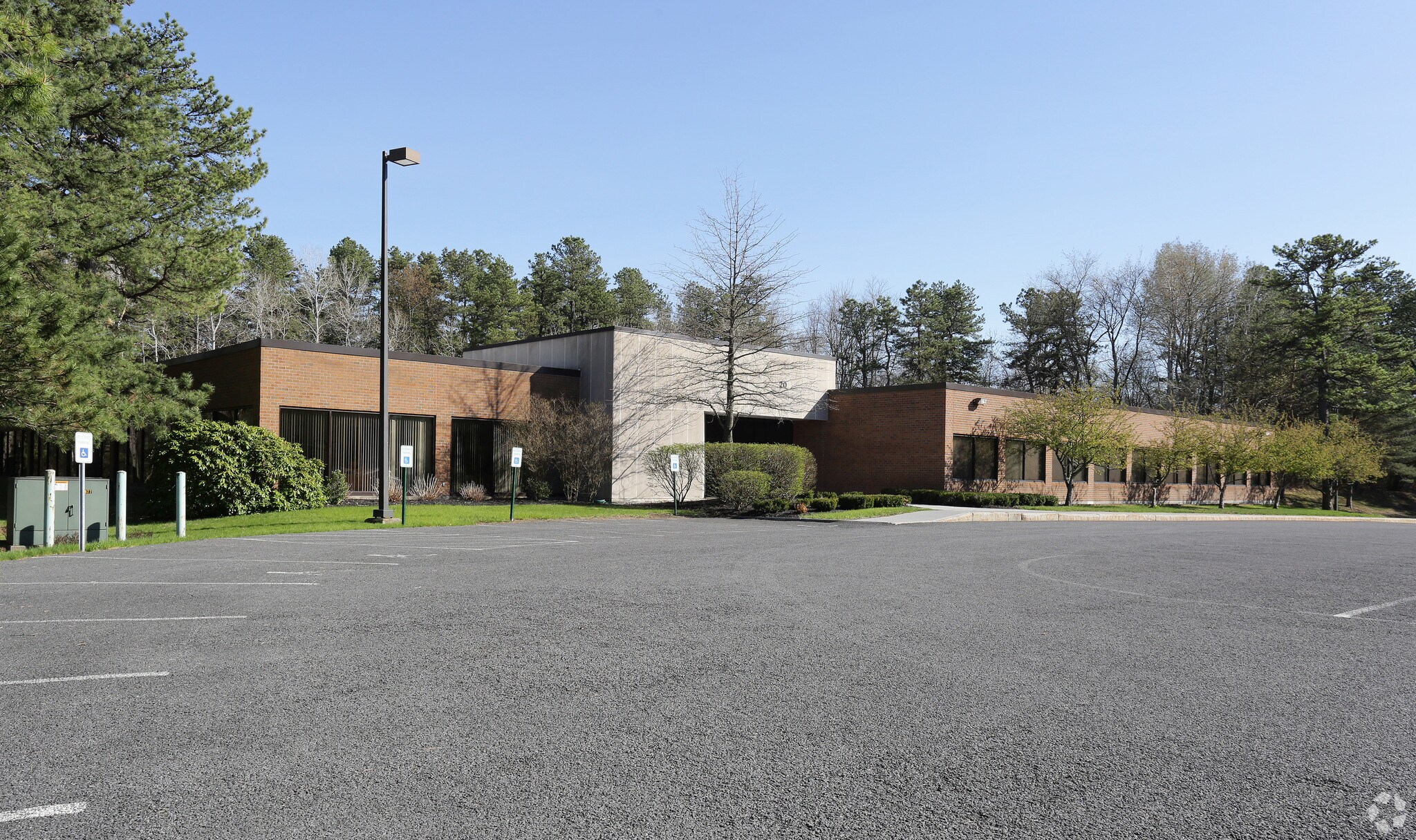 20 Madison Avenue Ext, Albany, NY à louer Photo principale– Image 1 sur 22