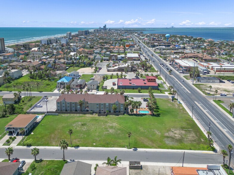 Padre Boulevard and Jupiter Blvd, South Padre Island, TX à vendre - Photo principale – Image 1 sur 4