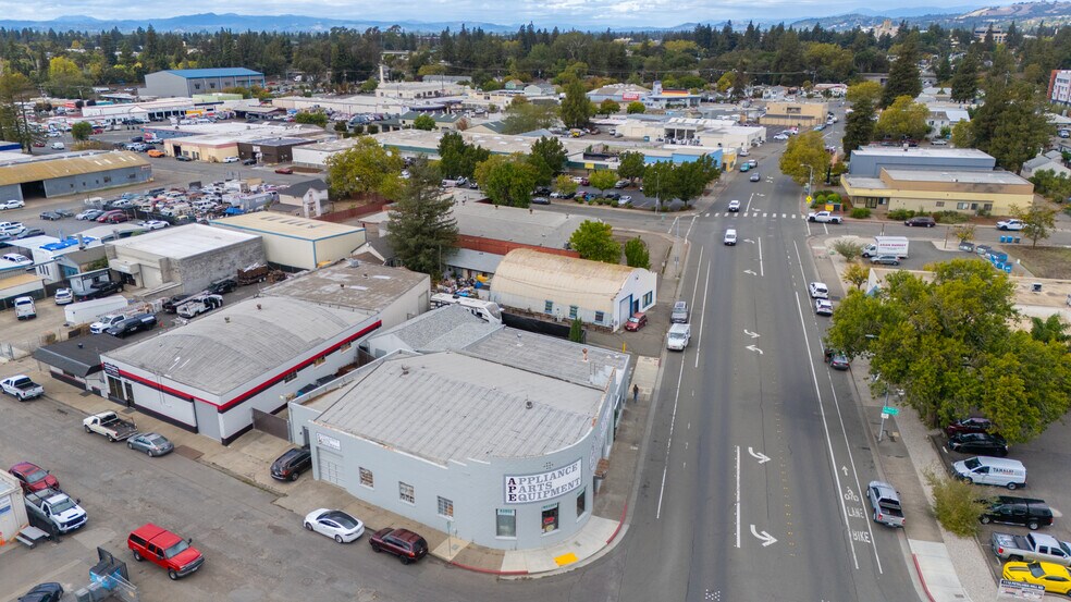 1145 Petaluma Hill Rd, Santa Rosa, CA à vendre - Photo de l’immeuble – Image 2 sur 13