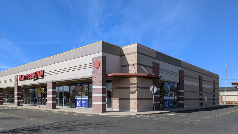 100-200 Universal Dr N, North Haven, CT à louer - Photo de l’immeuble – Image 3 sur 6