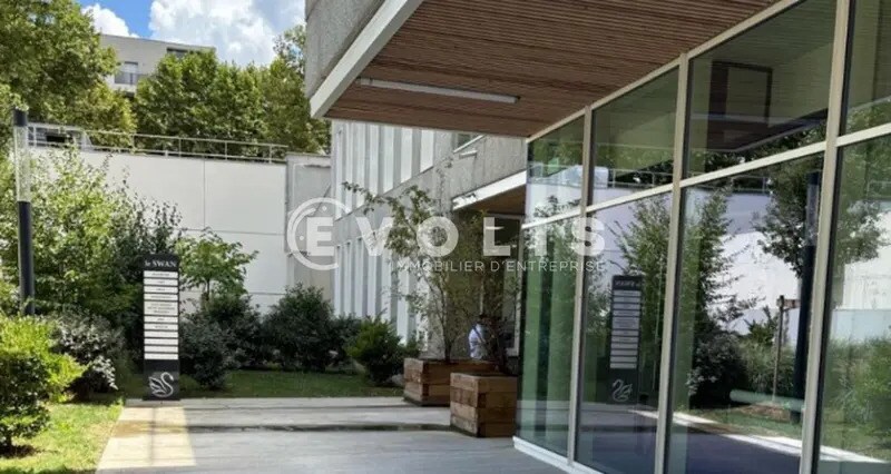 70 A Cours Tolstoï, Villeurbanne à vendre Photo de l’immeuble– Image 1 sur 12