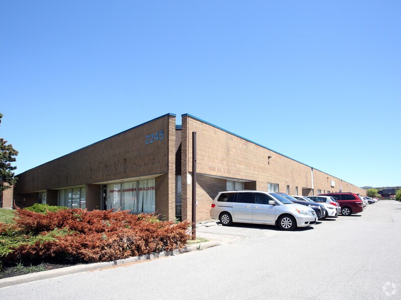 2245 Midland Ave, Toronto, ON à louer - Photo de l’immeuble – Image 3 sur 6