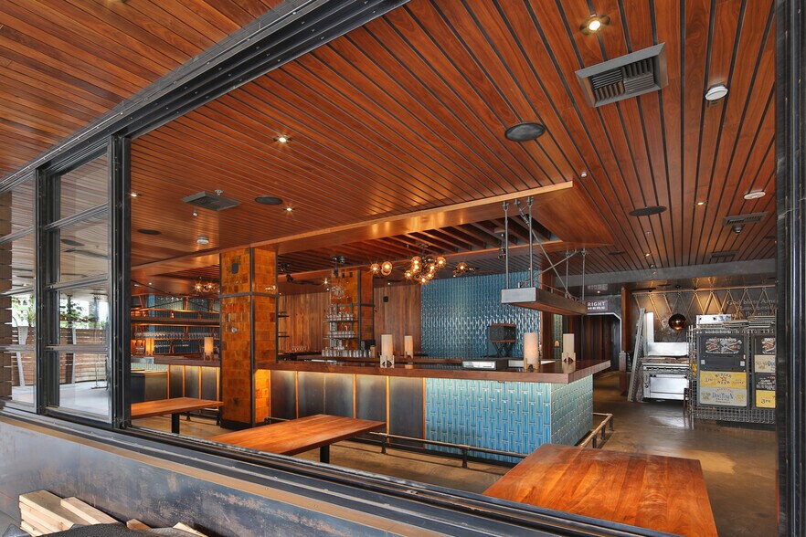 1733 Ocean Ave, Santa Monica, CA à louer - Photo intérieure – Image 3 sur 9