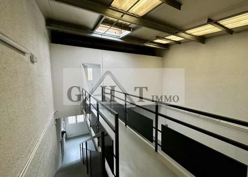 Industriel/Logistique dans Savigny-le-Temple à louer - Photo intérieure – Image 2 sur 3