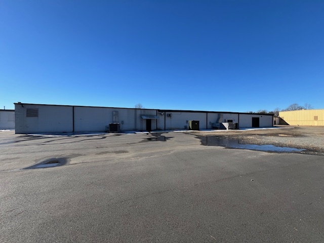 1243 E Garner Bagnal Blvd, Statesville, NC à louer - Photo de l’immeuble – Image 3 sur 20