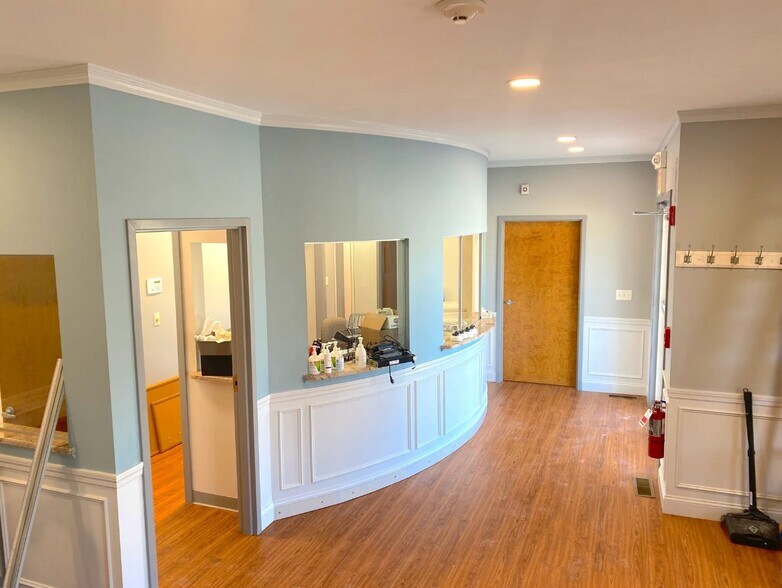 49 Atwood Rd, Pelham, NH à louer - Photo intérieure – Image 2 sur 11