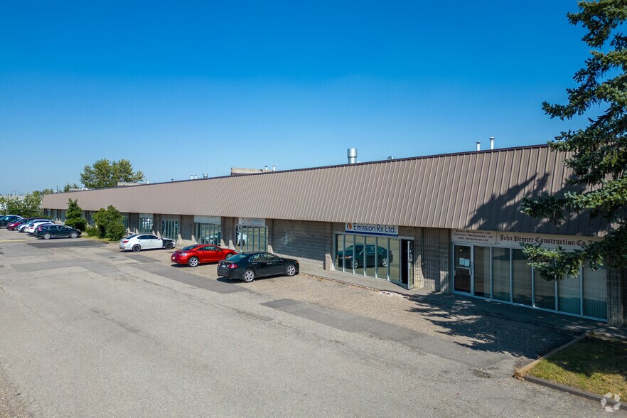 666 Goddard Ave NE, Calgary, AB à louer - Photo de l’immeuble – Image 3 sur 7