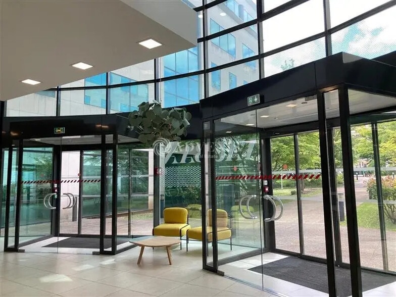 Bureau dans Vélizy-Villacoublay à louer - Hall d’entrée – Image 3 sur 5