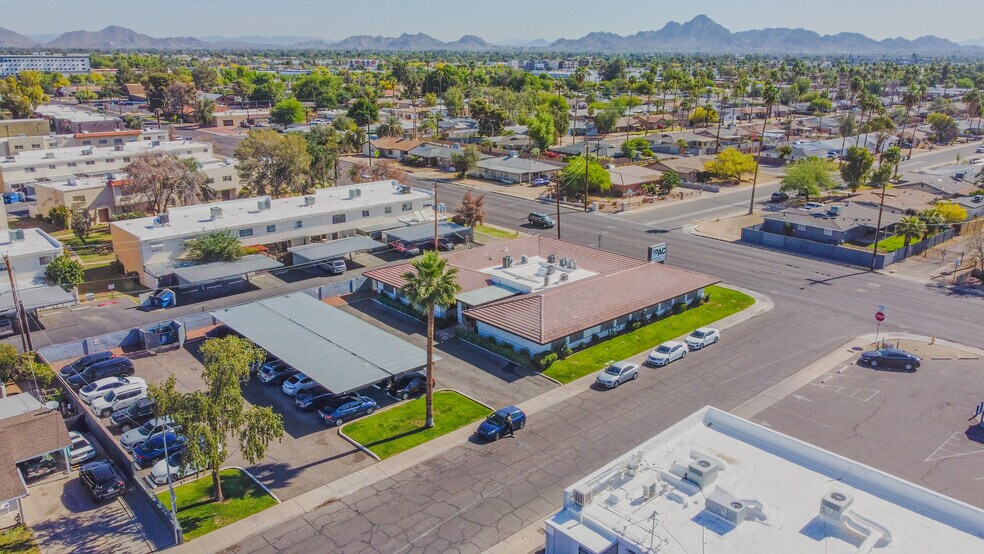 4560 N 19th Ave, Phoenix, AZ à vendre - Photo de l’immeuble – Image 1 sur 5