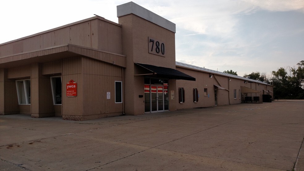 780 W Park Ave, Mansfield, OH à vendre - Photo principale – Image 1 sur 13