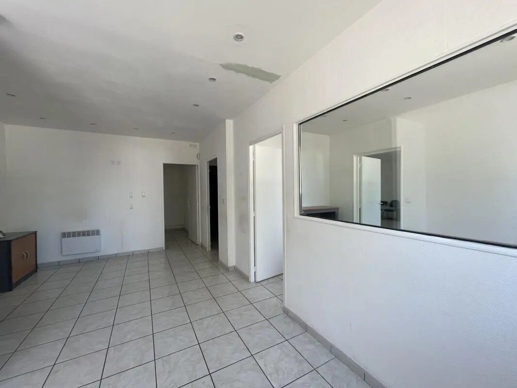 Bureau dans Le Vieil-Évreux à louer Photo intérieure– Image 1 sur 5