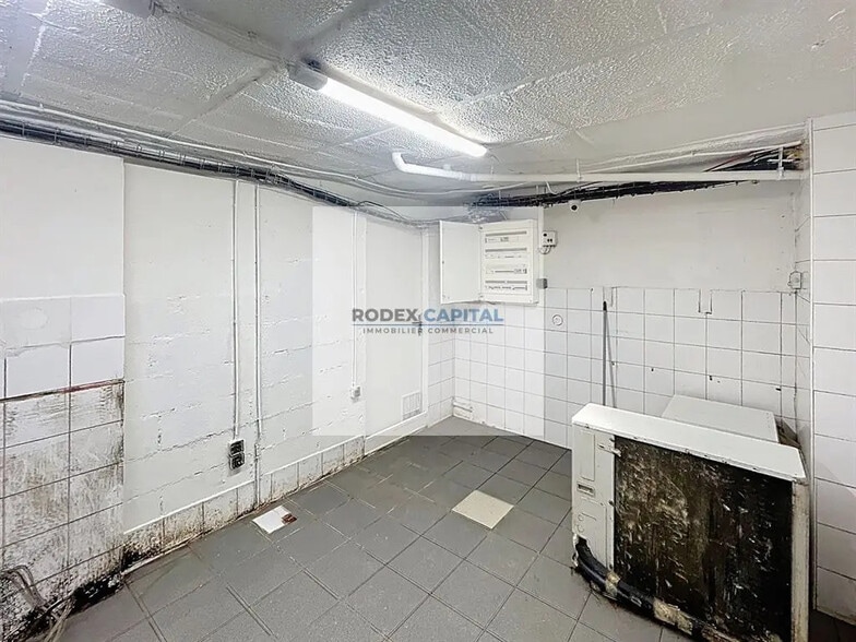 Local commercial dans Paris à louer - Photo de l’immeuble – Image 3 sur 3