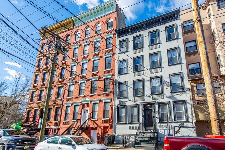 308 Madison St, Hoboken, NJ à vendre - Photo de l’immeuble – Image 3 sur 29