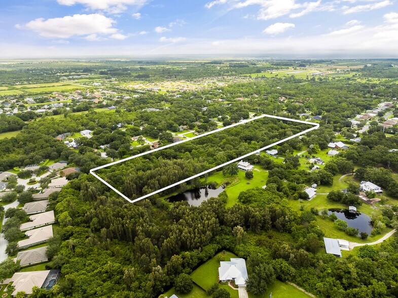 6145 45th st, Vero Beach, FL à vendre - Photo principale – Image 1 sur 11