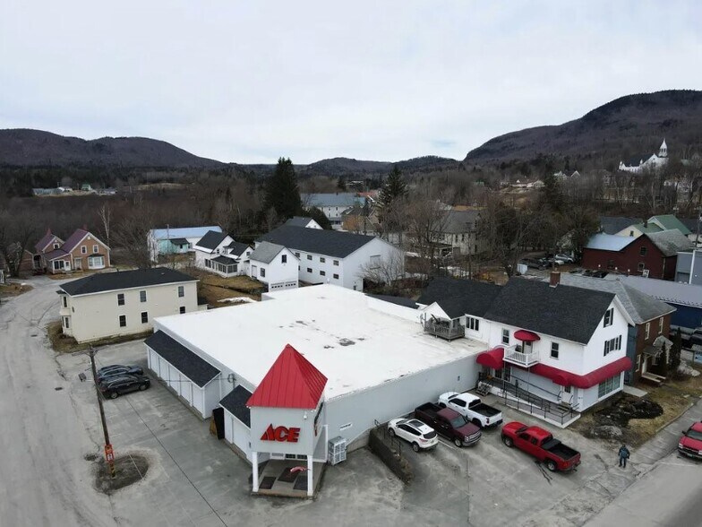 62 Cross St, Brighton, VT à vendre - Photo de l’immeuble – Image 1 sur 1