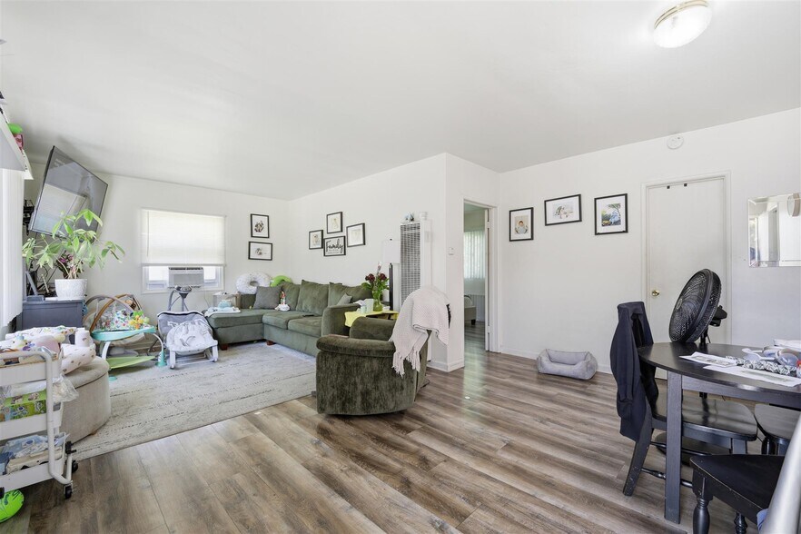 8427 Otis St, South Gate, CA à vendre - Photo de l’immeuble – Image 2 sur 30