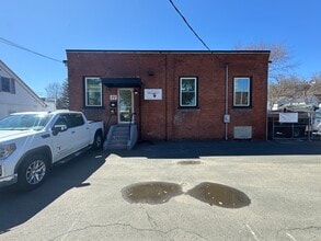 77 Meadow St, Holyoke, MA à louer Photo de l’immeuble– Image 1 sur 14