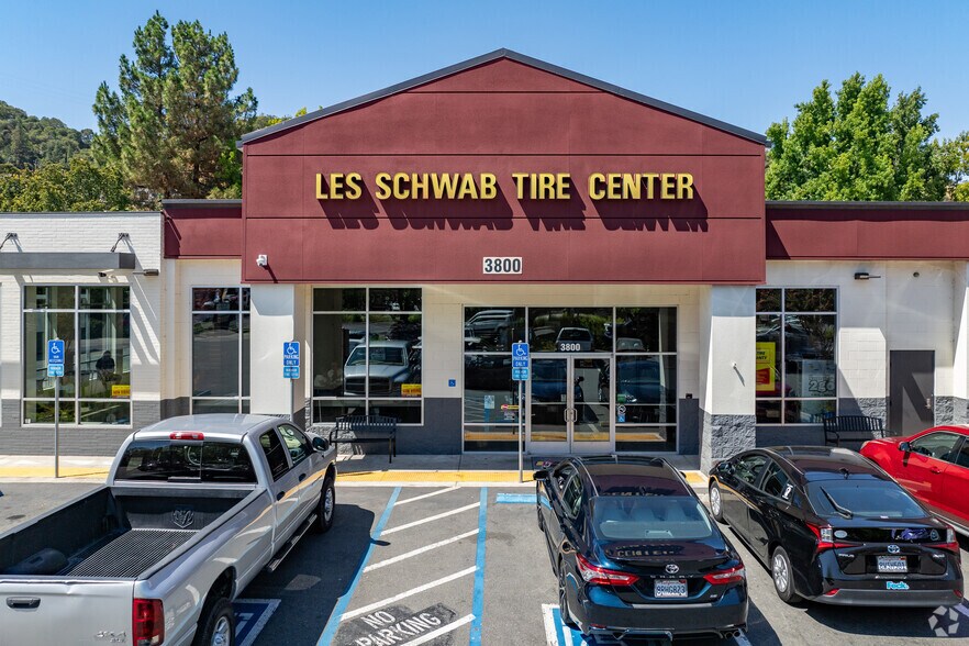 3800 Alhambra Ave, Martinez, CA à vendre - Photo de l’immeuble – Image 2 sur 4