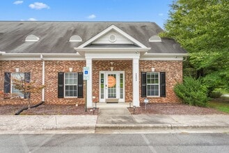 2802 Eric Ln, Burlington, NC à louer Photo de l’immeuble– Image 1 sur 17