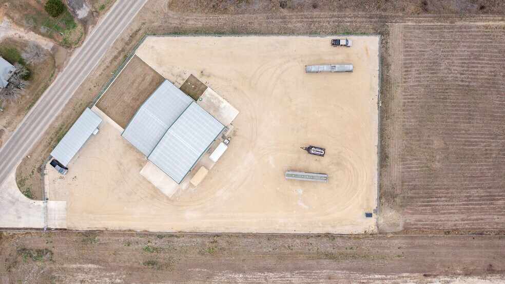 200 N Yule Ave, Charlotte, TX à vendre - Photo principale – Image 1 sur 48