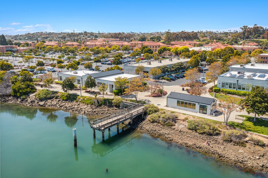 2837 Historic Decatur Rd, San Diego, CA à louer - Photo de l’immeuble – Image 2 sur 14