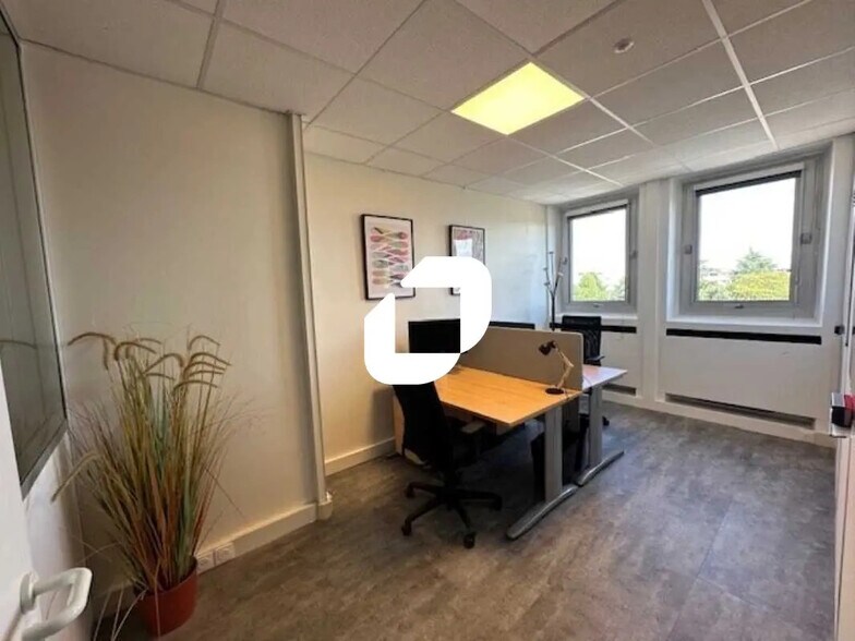 Bureau dans Marly-le-Roi à vendre - Photo de l’immeuble – Image 2 sur 14