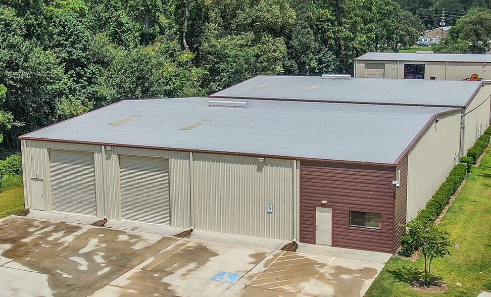 21255 Blair Rd, Conroe, TX à vendre - Photo de l’immeuble – Image 1 sur 14