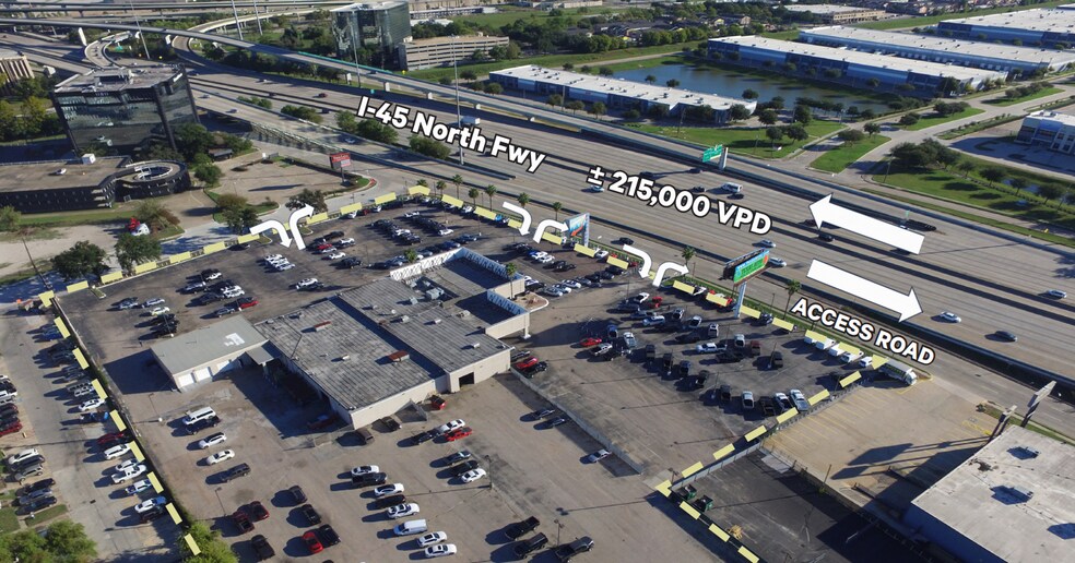 11655 North Fwy, Houston, TX à louer - Photo de l’immeuble – Image 2 sur 2