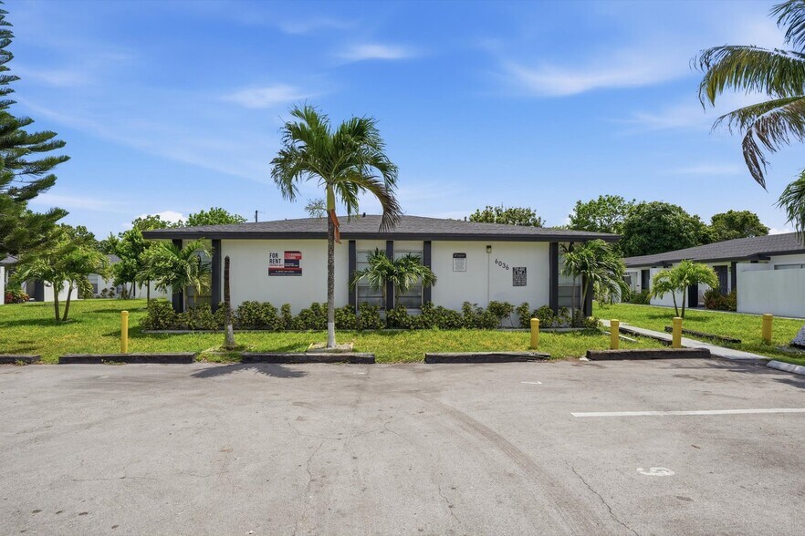 6032 SW 25th St, Miramar, FL à vendre - Photo de l’immeuble – Image 2 sur 22